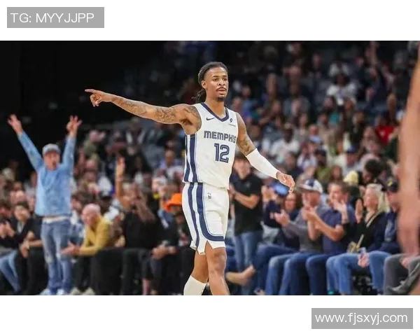 队记:本-谢泼德在防守莫兰特时被磕掉一块牙 但他继续坚持比赛 队记:本-谢泼德在防守莫兰特时被磕掉一块牙 但他继续坚持比赛