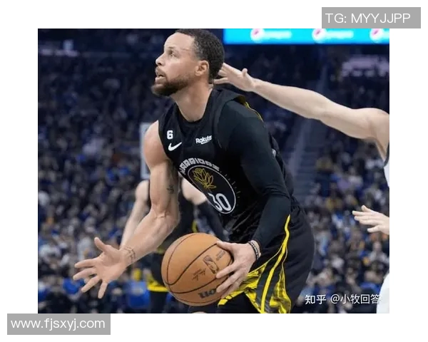 勇士主场力克雄鹿 库里31分领衔全队 双星合璧布阵显威