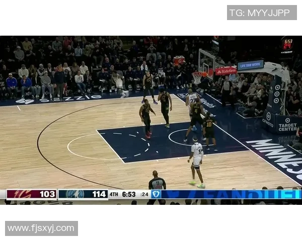 半场结束森林狼VS骑士 比分65-63森林狼领先